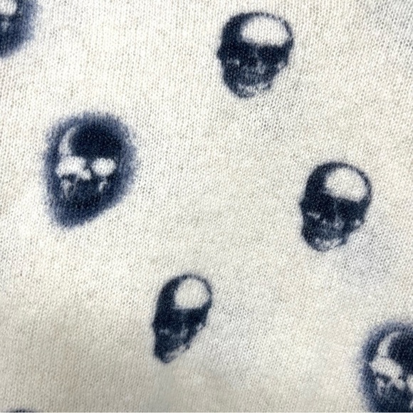 Skull Cashmere Riley Skull Graphic V Neck Long Sleeve Cozy Sweater Women’s Small - Picture 11 of 14